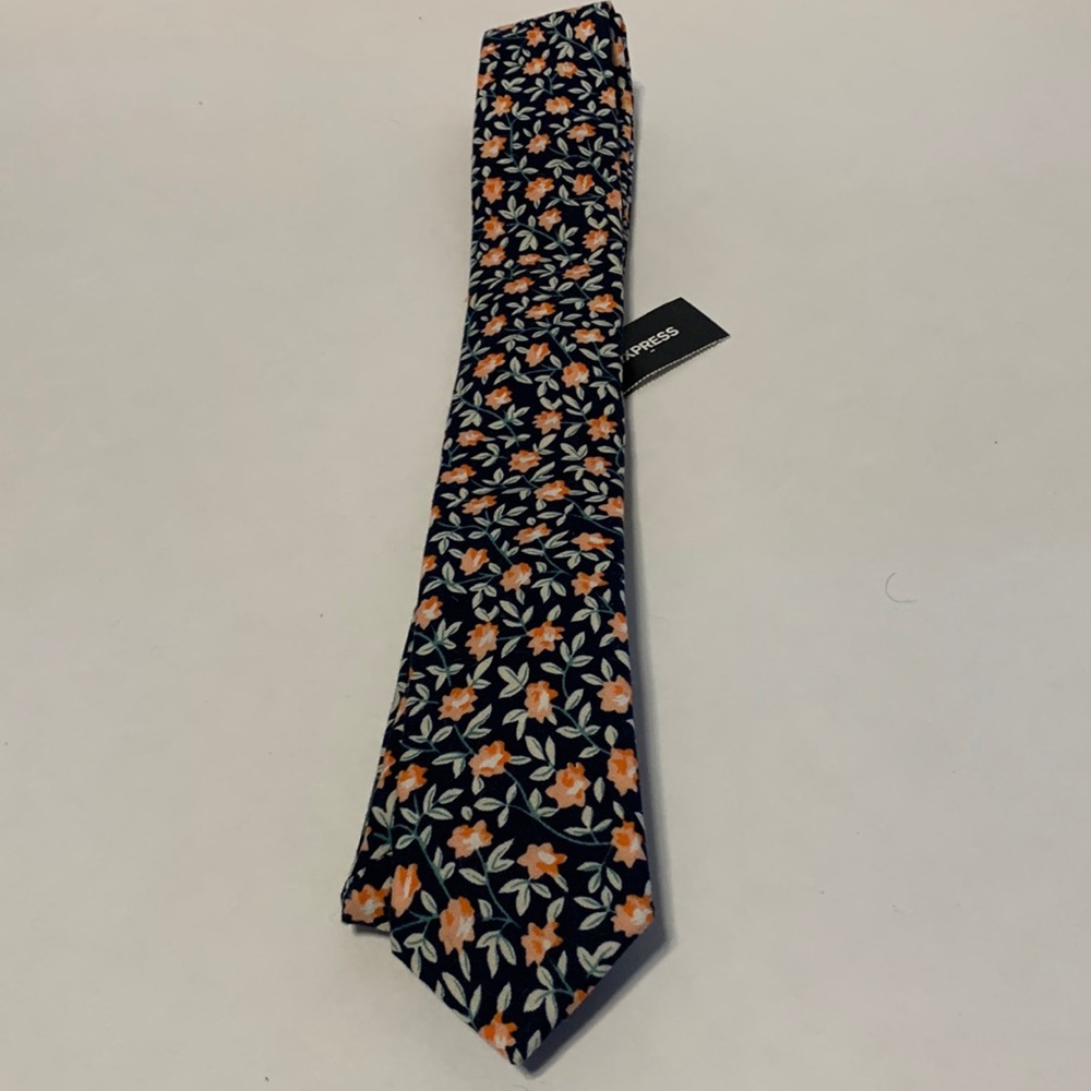 Express Pencil Tie